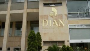 Fachada de sede de la Dian en Bogotá