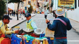 Vendedor ambulante en calles de Colombia