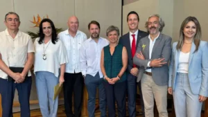 Precandidatos con gringos