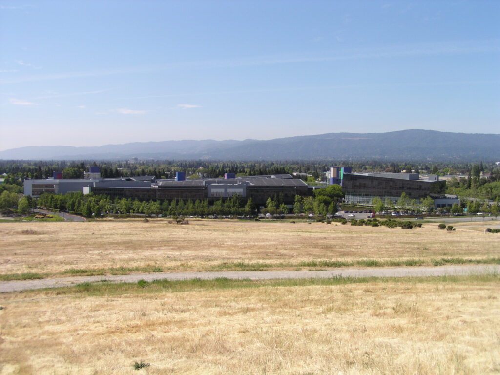 Sede de Google en Mountain View, California, fotografiada por Steven Arnold en mayo de 2009; imagen de referencia.