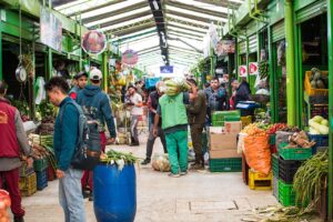 Foto de archivo de la plaza de mercado Paloquemao, Bogotá, en septiembre de 2022; Mussi Katz, CC0.
