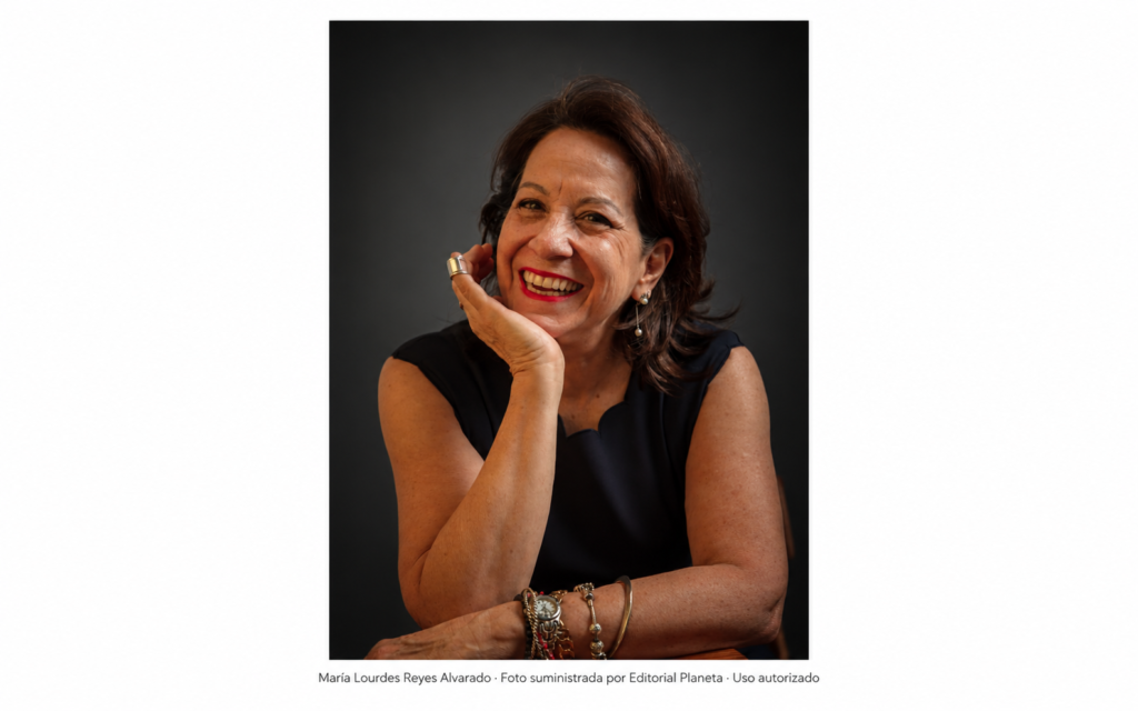 María Lourdes Reyes Alvarado; fotografía autorizada de Planeta enmarcada sobre blanco