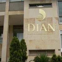 Fachada de sede de la Dian en Bogotá