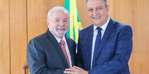 Luiz Inácio Lula da Silva en una audiencia con Carlos Fávaro en Brasilia, enero de 2023; fotografía de archivo